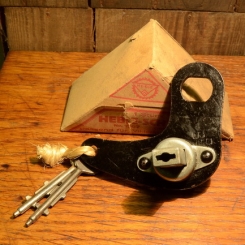 Bremsankerschloß, "HEBIE", passend für Victoria Nabe, schwarz, orig. 30-50er Jahre Altbestand 