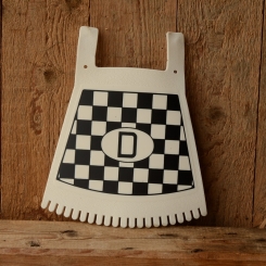 Schmutzfänger, schwarz-weiß, mit D-Zeichen u. Fransen 