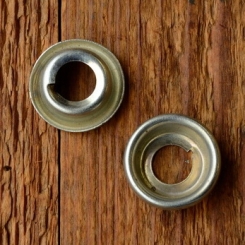 Fassung f. Glühbirne Frontscheinwerfer, D=15.5-16.0mm, leicht konisch, verzinkt 