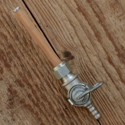 Benzinhahn "Frankfurter-Modell", kl. Ausführung, tankseitig M12x1 links  Abgang 6mm Schlauchstutzen, mit Reserve 