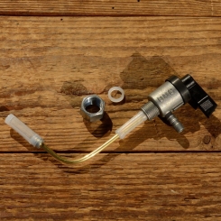 Benzinhahn "OMG", tankseitig M12x1 links,  Abgang 6mm Schlauchstutzen,  mit Reserve, u.a. passend für PUCH Maxi 