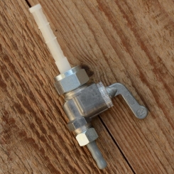 Benzinhahn "Karcoma", tankseitig M16x1 links,  Abgang 6mm Schlauchstutzen, Doppelfilter,  mit Reserve 
