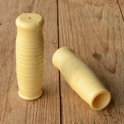 Kunststoffgriff aus Altbestand, altweiß, 22mm Duckmesser, Länge 100 mm.  