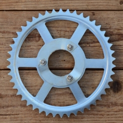 Kettenrad "MAW Fahrradmotor", glanzverzinkt, incl. Segmente u. Schrauben, paßt auch für div. andere Heckmotoren 