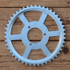 Kettenrad "MAW", glanzverzinkt, ohne Segmente ,paßt auch für div. andere Heckmotoren, u.a. Victoria FM38 