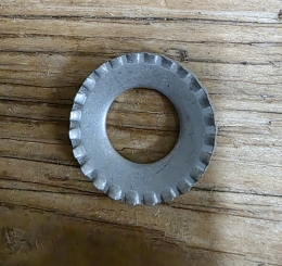 Unterlegscheibe/Sicherungsscheibe, gewölbt und gezahnt für sicheren Halt, Ausführung f. Hinterrad, D: 10,5 mm, 1 Stück 