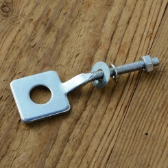 Kettenspanner, gekröpft, glanzverzinkt,  29.5x29,5mm, D_innen=13mm, L=90mm, M6, für Mopeds 60-80er Jahre 