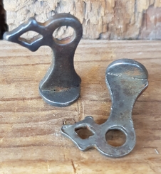 Pumpenhalter zum einlöten, orig. 30-60er Jahre,  sehr stabil, Paarpreis 