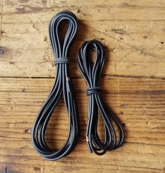 Kabelsatz, schwarz, orig. ohne Kabelschuhe, Ösen etc. , diese sind aber lose zur Nachrüstung im SHOP erhältlich, siehe ArtNr, 02033, 02036 etc.      