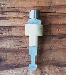 Impex. Schalter (ohne Knauf/Schaltgriff)  für Scheinwerfer Moped,  cremefarben, orig. 50-60er Jahre, alte Neuware ! 