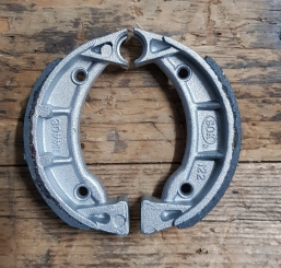 Bremsbeläge für 50 ccm Moped Nabe F&S, alte Ausführung, Standardmodell,  siehe Bilder 
