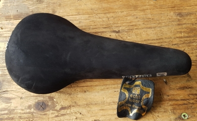 Sattel Rennrad "SR Prestige",  Echtleder, Nubuk schwarz, NOS 70/80er Jahre, ca.  280 x 140 mm 