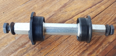 Tretlager / Innenlager passend f. Fahrräder mit BSA-Schraubgewinde, Standardausführung m. 123,5 mm 4-Kant-Achse gem. Bild 