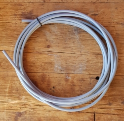 Bowdenzug Außenhülle, grau, Durchmesser außen  ca. 5,9mm, Durchmesser innen 3,4mm, Meterware 