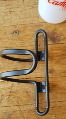 Halter für Trinkflasche, Flaschenentnahme SEITLICH,  Alu, zur Rahmenmontage, NOS 