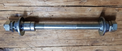 Achse Hinterrad, Rennrad, Sportrad mit Kettenschaltung,  L=165 mm, FG 9,5mm, incl. Konen u. Achsmuttern     