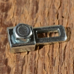 Klemmstück / Schraubnippel, B=12mm, L=28mm, Stahl verzinkt, zur Befestigung Bremszug am Hebel der Trommelbremse       