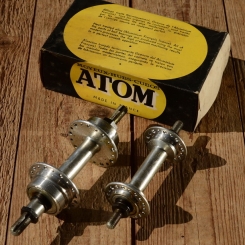 Naben Satz "ATOM", 40/70er Jahre, NOS/NIB, 36Loch, ca. 120 mm Einbaubreite hinten, neu im Originalkarton 