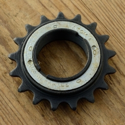 Freilaufkranz "ATOM", 1-fach, 1.375" x 24 tpi, orig. Altbestand 70/80er J., 17 Zähne, 1/2 x 1/8 