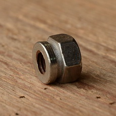 Fassonmutter , (11,5mm lang) für Sattelklemmbolzen, verchromt, orig. Altbestand 