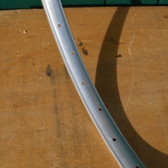 Felge 26 Zoll (22-559), Alu, gebraucht, 50er Jahre, Breite 29 mm, 36-loch, Ventilbohrung 8,5 mm 