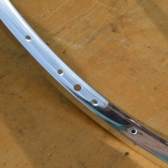 Felge 28 Zoll "Alesa" konkav, Alu poliert (19-622), Breite 25 mm, 36-loch, Ventilbohrung 8,5, gepunzt 