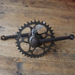 Tretlager "5/8 Zoll" Glockenausf., orig. 20er Jahre, verchromt, gebraucht mit alterstypischen Gebrauchsspuren 