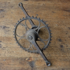 Tretlager Glockenausführung "5/8 Zoll" 10er/20er Jahre, Achslänge 130 mm, Kurbellänge 165 mm 