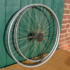 Laufradsatz 28 x 1,75, Alu, Breite 28 mm, Renak Naben, aus Rennrad 