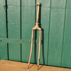 Fahrradgabel "Opel" 28 Zoll, Schaftlänge 230 mm, Gewindelänge 30 mm, Scheidenlänge 400 mm, Weite oben 55 mm 