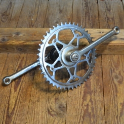 Tretlager Glockenausführung, 70er Jahre, universell einbaubar, Achslänge 140 mm, Kurbellänge 165 mm.  
