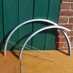 Schutzblechsatz 26 Zoll, Alu, schwarz liniert, mit Streben 