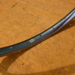 Felge 28 x 1 5/8 (622-21) verchromt, Breite 27 mm, Ventilbohrung 8,5 mm 