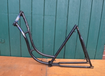 Fahrradrahmen "Adler", 28 Zoll,  Damenausführung mit Strahlenkopf, Rahmenhöhe 55 cm, Rahmennummer 1614XXX 