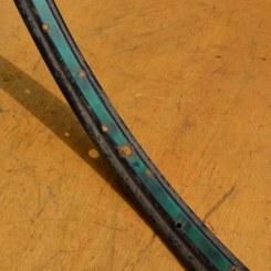 Felge 28 x 1,75 für Drahtbereifung, 36-loch, Breite 36 mm, Linierung grün/gold Patina 