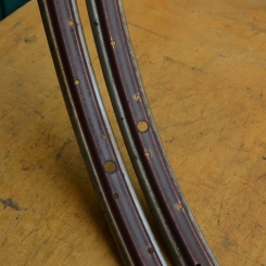 Felge 28 x 1,75 Tiefbett, weinrot, Linierung weiß/gold 