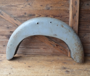 Moped-Schutzblech hinten, Weite unten ca. 700 mm, Höhe ca. 390 mm 