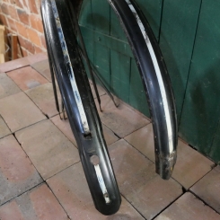 Schutzblechsatz "Miele" 28 Zoll, Damenausführung, Linierung weiß/gold 