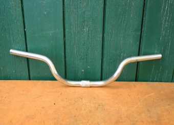 Lenker in Diamantform 22 mm, Breite 590 mm, Klemmung 25 mm 