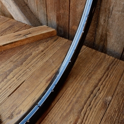Fahrradfelge f. Wulstbereifung, 24" x 1 1/2 (540), Stahl, schwarz, blau-weiss liniert, orig. 30-50er Jahre, 36 Loch , 33mm breit 