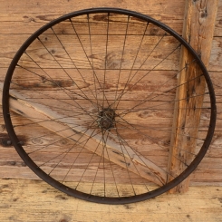 Laufrad vorn, Felge für Wulstbereifung mit kräftiger Patina, Nabe mit Helmöler 28 x 1 ½ 