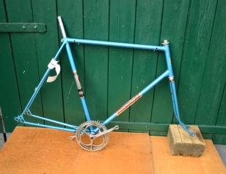 Rennrahmen "VEB Elite Diamant", RH: 62 cm (c-t) Rahmennummer 9559XXX, Originallack, 3-fach Blatt vorne! 