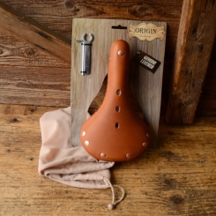 Rennsattel Echtleder, aufwändig gefertigt im klassischen Stil, NOS, Länge 27 cm, Breite 17 cm 