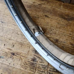 Felgensatz "DKW" 23 x 2.00, silber lackiert, Breite 38 mm, 36 Loch, Neu mit Patina 