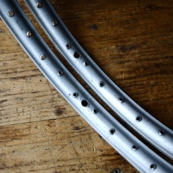 Felgensatz 23 x 2,00, Aluminium mit Patina, 36 Loch, 34mm breit, gebraucht, technisch gut. 