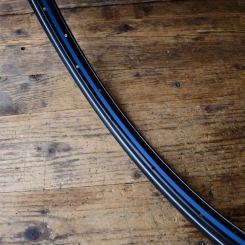 Drahtfelge 26 x 1,75 x 2, Breite 35 mm, blau-weiß liniert, Bohrdurchmesser 4,2, NOS 
