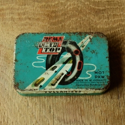 Flickzeug Blechdose "REMA TIP TOP" orig. 50-60er Jahre, 89 x 62 x 18 mm, ohne Inhalt 