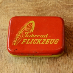 Flickzeug Blechdose orig. 50er Jahre, 82 x 60 x 21 mm, ohne Inhalt 