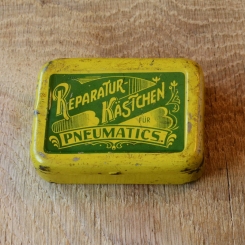 Flickzeug Blechdose orig. 20er Jahre, 81 x 60 x 23 mm, ohne Inhalt  