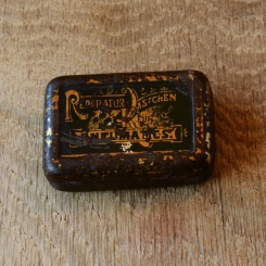 Flickzeug Blechdose orig. 20er Jahre, 58 x 39 x 19 mm, ohne Inhalt  
